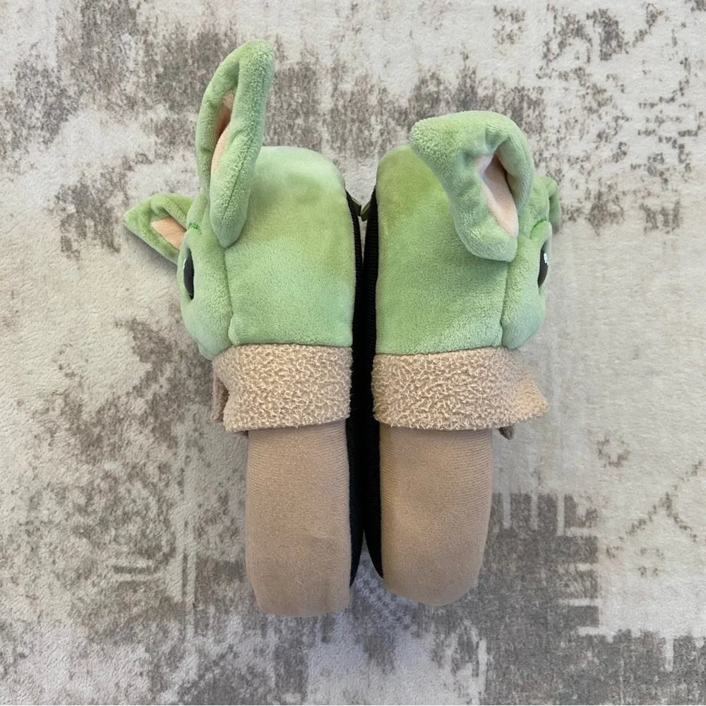 Star Wars The‎ z Mandalorian Green and Tan Baby Yoda Slippers Size 13-1